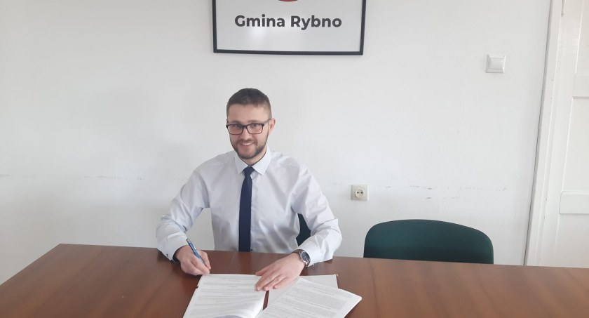 Gmina Rybno: umowa w ramach Projektu ,,Lokalny Animator Sportu” podpisana