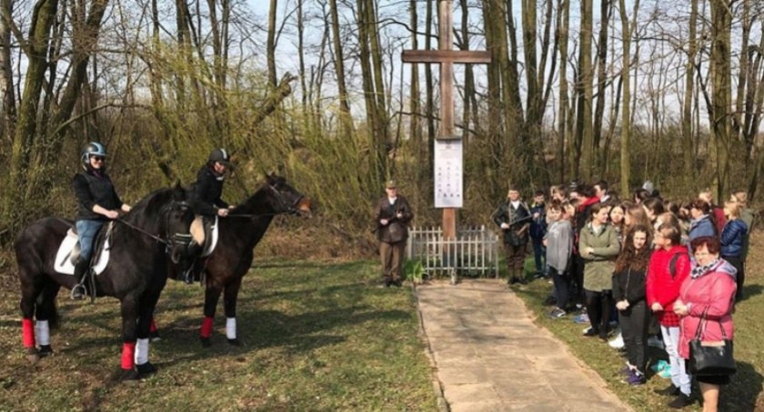 Wójt Damian Jaworski zaprasza na uroczystą mszę w 78. rocznicę boju Oddziału Partyzanckiego Armii Krajowej „Socha” w Bronisławach