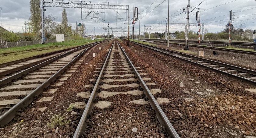 Kolej dużych prędkości jednak przez gminę Nowa Sucha? - CPK przedstawiła warianty