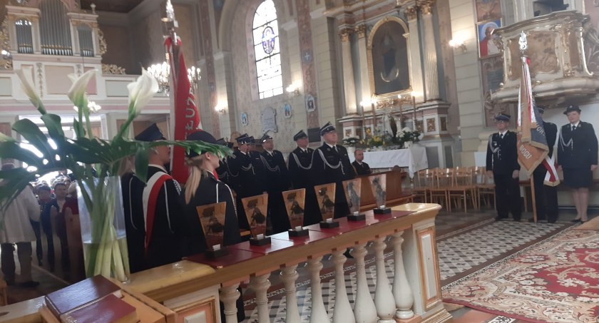 Gmina Rybno. Uroczysta msza święta z okazji Gminnych Obchodów Dnia Strażaka