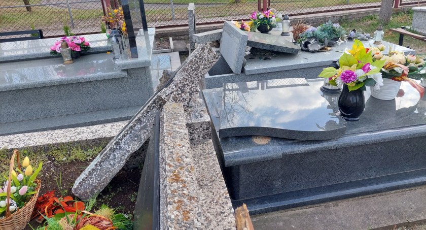 Cmentarz w Trojanowie - ratusz nie wypłaci odszkodowań 