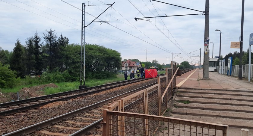 Koleje Mazowieckie - śmiertelne potrącenie osoby na stacji kolejowej