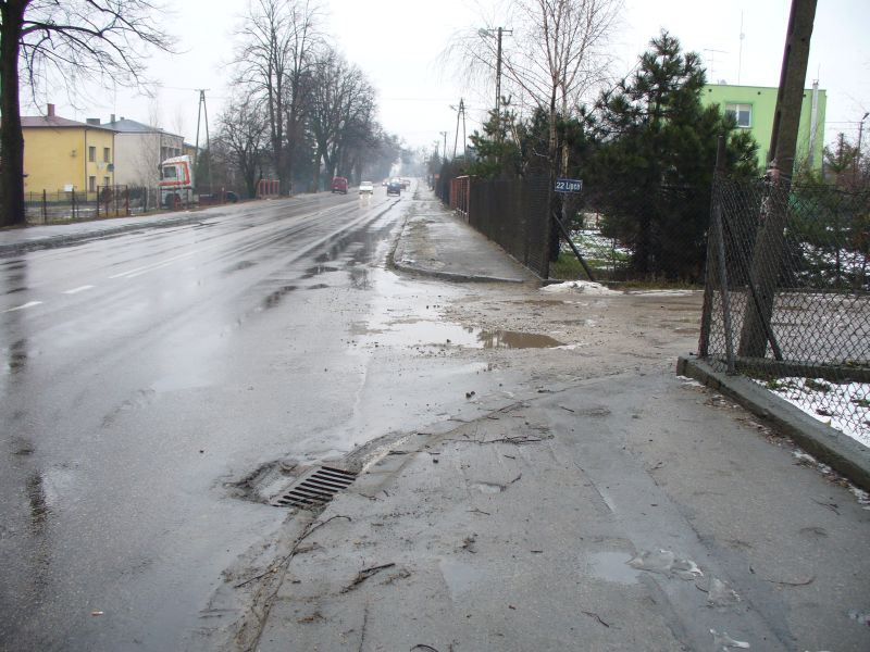 Koniec zalewania nieruchomości przy ul. 22-Lipca i Chopina.