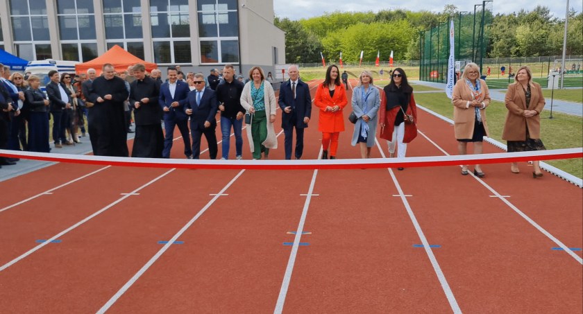 Kompleks lekkoatletyczny przy Szkole Podstawowej w Młodzieszynie uroczyście otwarty!