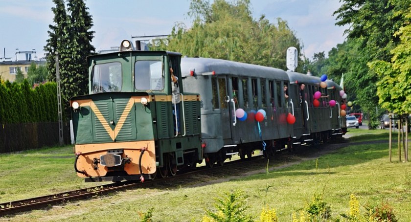"Dzień Dziecka w stylu Retro 2022" na stulecie sochaczewskiej kolei wąskotorowej