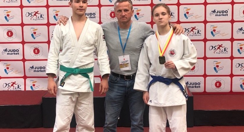 Medale dla zawodników Siódemki z Warszawskiej Olimpiady Młodzieży .