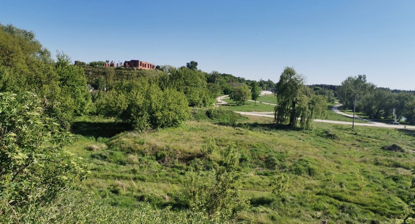 Polski Ład 2022 w powiecie sochaczewskim - rozbudowa szkoły, strefa nad Bzurą, nowe drogi i wodociągi