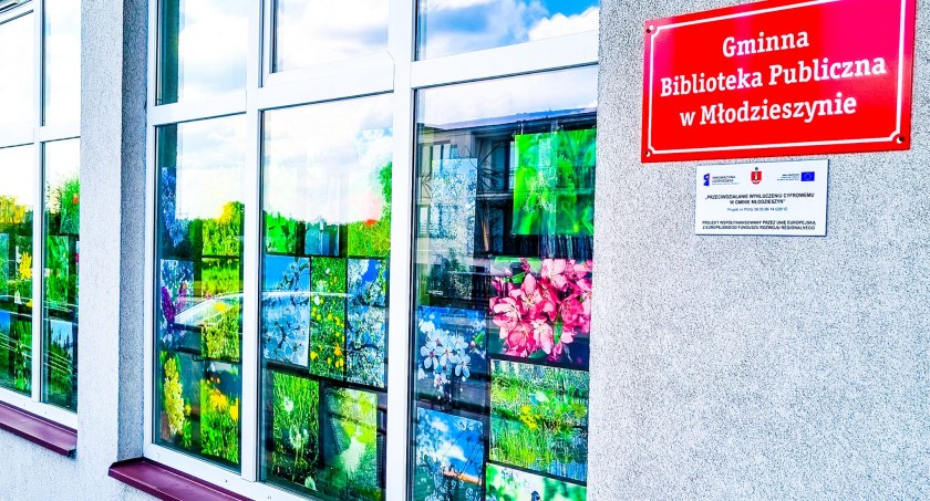 Piękne okna w bibliotece w Młodzieszynie :)