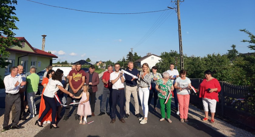 Gmina Rybno: Uroczyste otwarcie drogi gminnej Sarnów - Wężyki