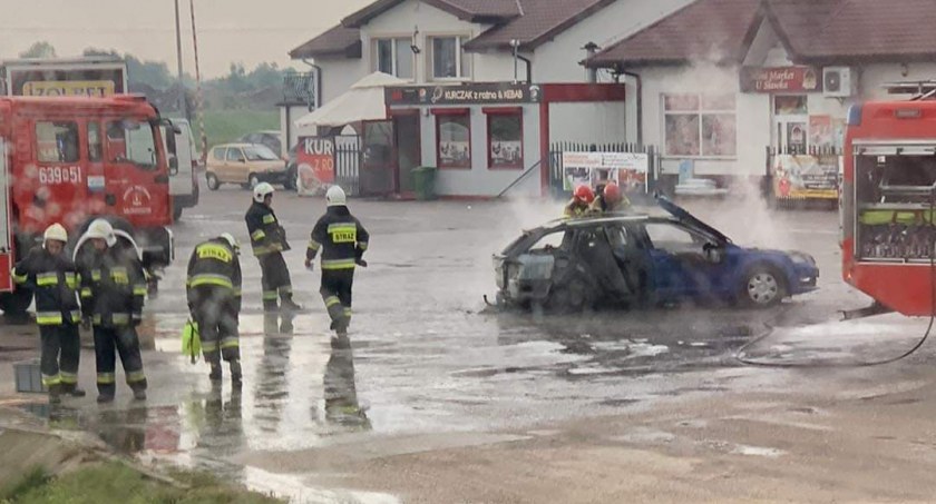 Pożar samochodu w Janowie [WIDEO]