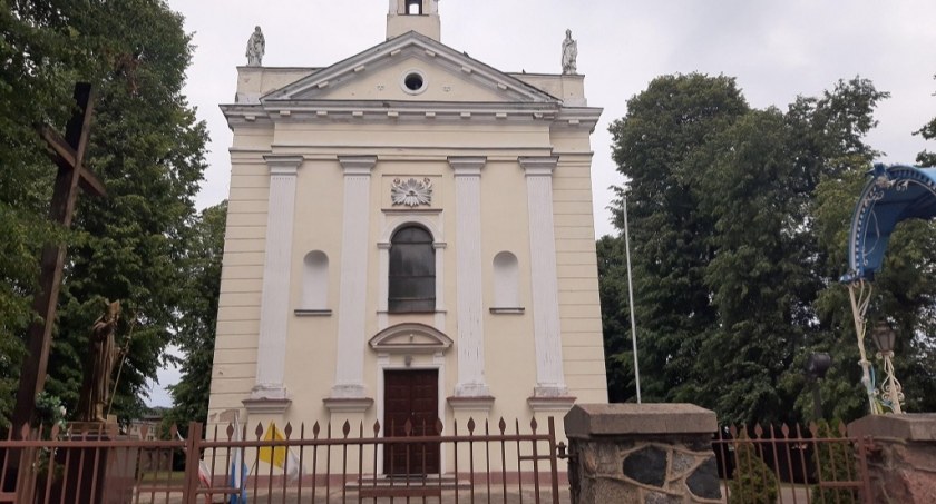 Gmina Rybno:  200 tys.  zł dofinansowania na prace związane z remontem elewacji dzwonnicy i wykonaniem odwodnienia wokół kościoła