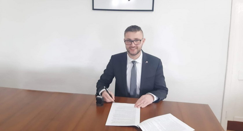 Gmina Rybno: Umowa na budowę oświetlenia ulicznego przy drodze gminnej w miejscowości Wesoła podpisana