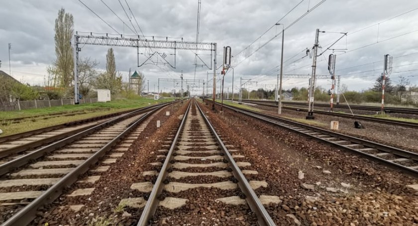 Koleje Mazowieckie - jeszcze więcej utrudnień na trasie do Warszawy 