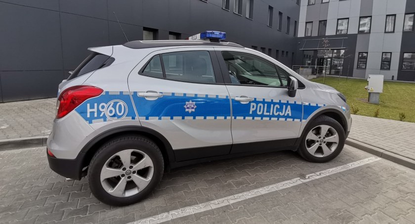 Policyjny pościg drogami gminy Nowa Sucha - uciekinier nie miał prawa jazdy