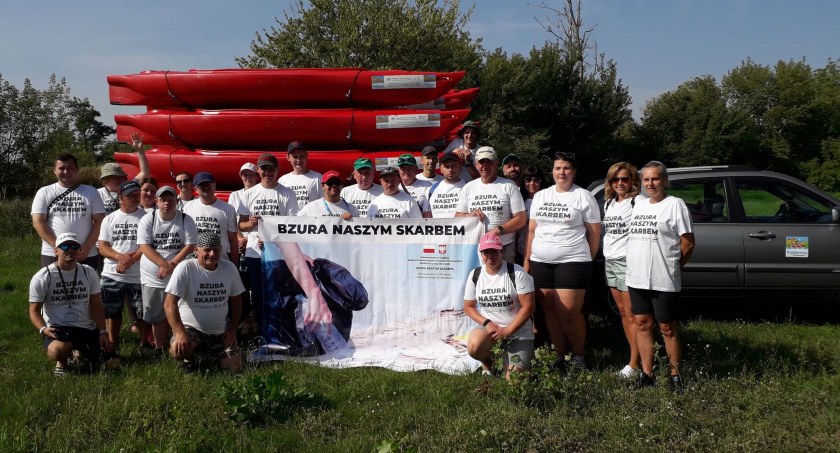 Razem sprzątaliśmy rzekę. Bzura Naszym Skarbem 2022