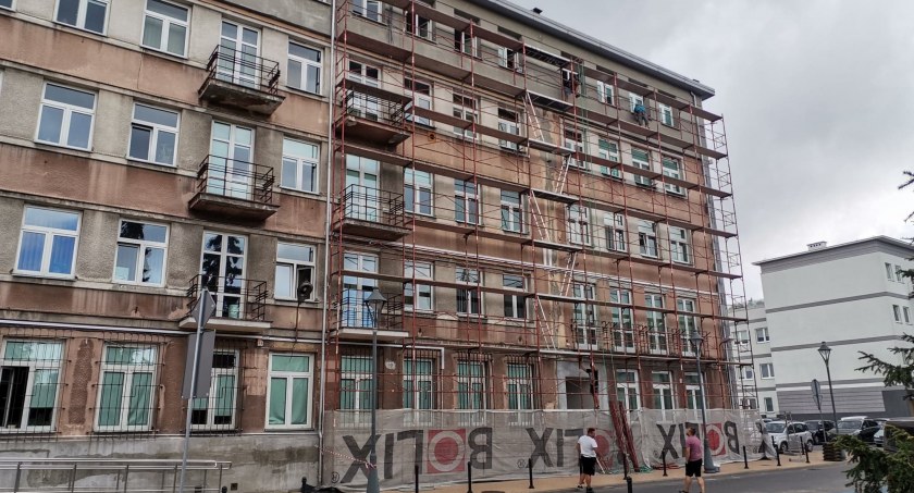 Urząd Miejski w Sochaczewie - rusza remont elewacji. Czy będą utrudnienia dla klientów?