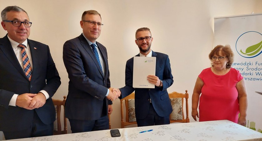 Gmina Rybno: Umowa na utylizację azbestu podpisana: prawie 33 tys. zł dofinansowania