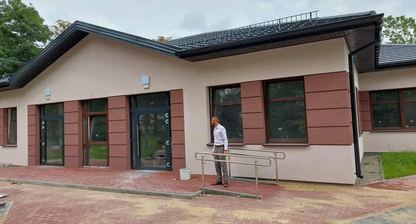 Gmina Rybno: Kolejne postępy prac przy budowie nowoczesnego ośrodka zdrowia- centrum medyczno- rehabilitacyjnego 