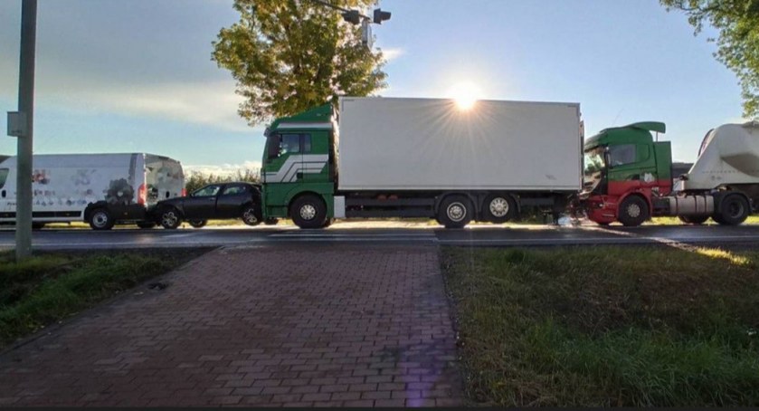 Zdarzenie drogowe w Żdżarowie - poszkodowany pieszy, są utrudnienia [AKTUALIZACJA]