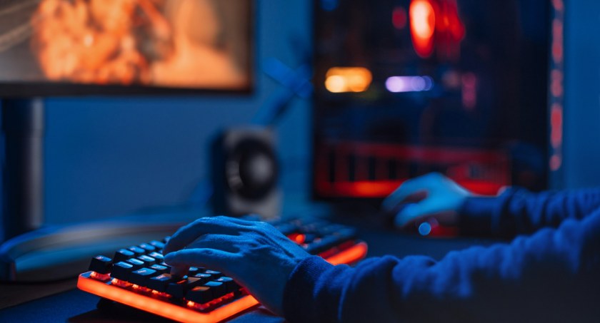 Jak dostać się na turniej CS GO? W co warto się wyposażyć?
