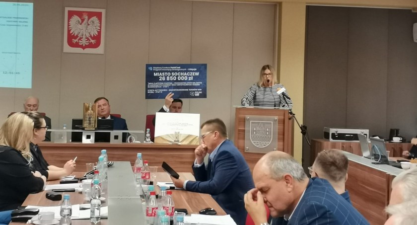 Ściek, troglodyta i kompromitacja, czyli sesja Rady Miejskiej Sochaczewa w pigułce