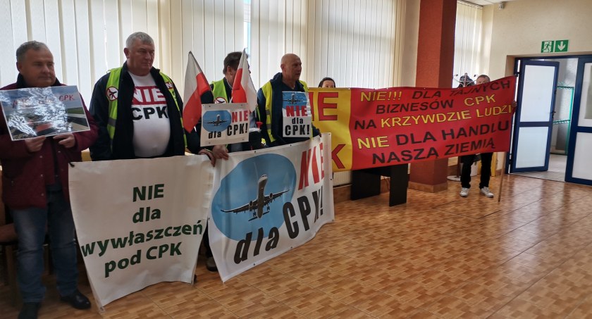 Centralny Port Komunikacyjny – emocje rosną, mieszkańcy chcą pomocy powiatu [WIDEO]