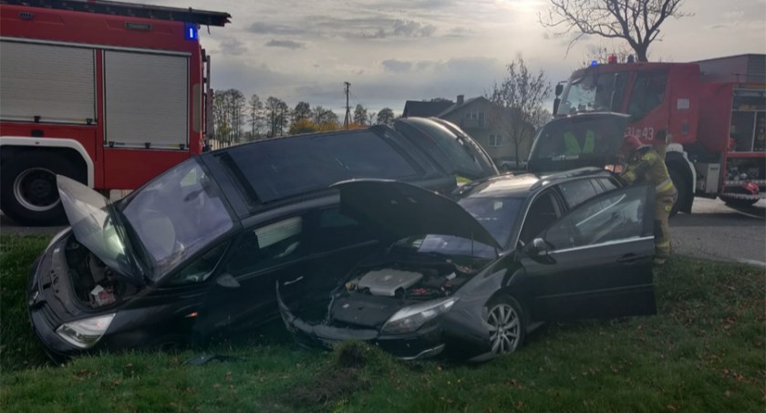 Wypadek w Kożuszkach - w autach było 9 osób, w tym dzieci