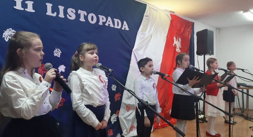 Gmina Rybno: Wójt Damian Jaworski wraz z GBP w Rybnie zaprasza na koncert pieśni patriotycznych