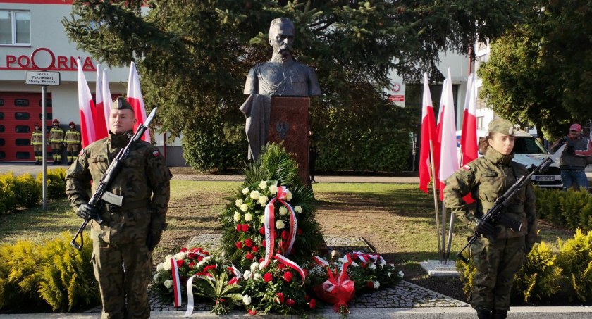Atrakcje na weekend 11-13 listopada 2022 w Sochaczewie i okolicach – Święto Niepodległości, koncerty i impreza charytatywna