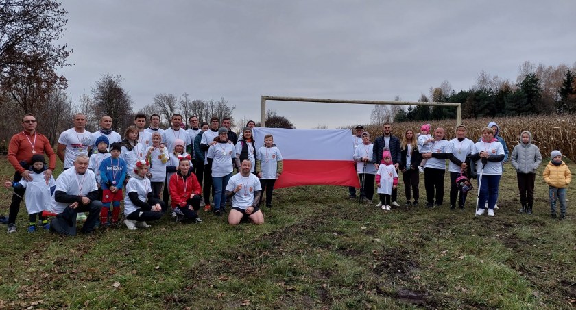 Gmina Rybno: Udany III Gminny Niepodległościowy Bieg i Marsz Nordic Walking o Puchar Wójta Gminy Rybno