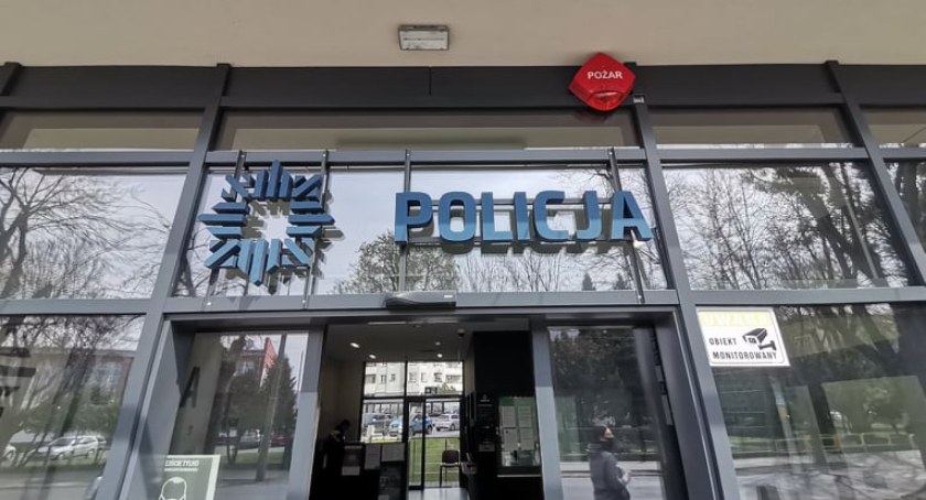 Pijany kierowca bez uprawnień zatrzymany w Kątach