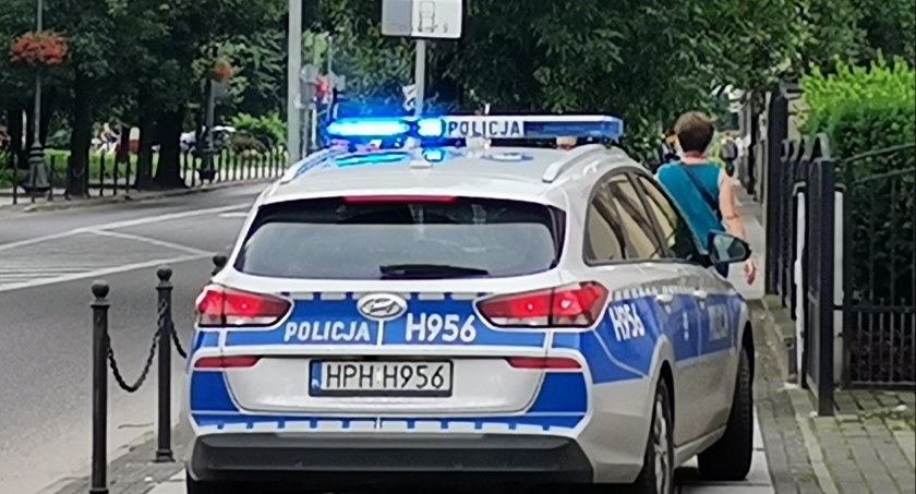 Kradzieże w Sochaczewie - policja i mieszkańcy ostrzegają i proszą o ostrożność