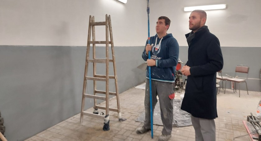 Gmina Rybno: Kolejne postępy prac przy remoncie budynku Ochotniczej Straży Pożarnej w Wężykach 