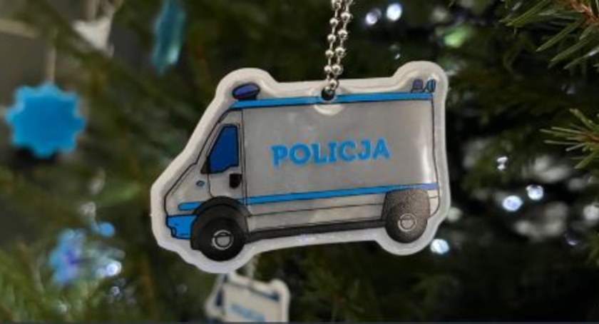 Policja w Sochaczewie zachęca do świątecznej wymiany - odblaski za bombki