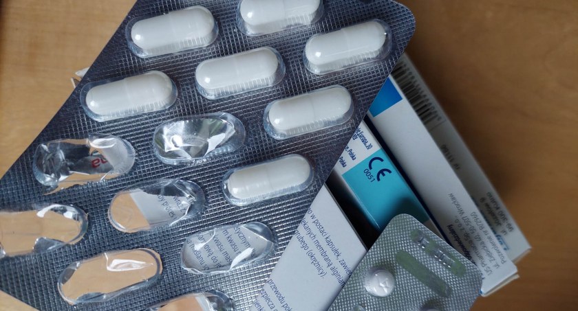Grypa i RSV szaleją w Sochaczewie - kolejki do przychodni, braki leków