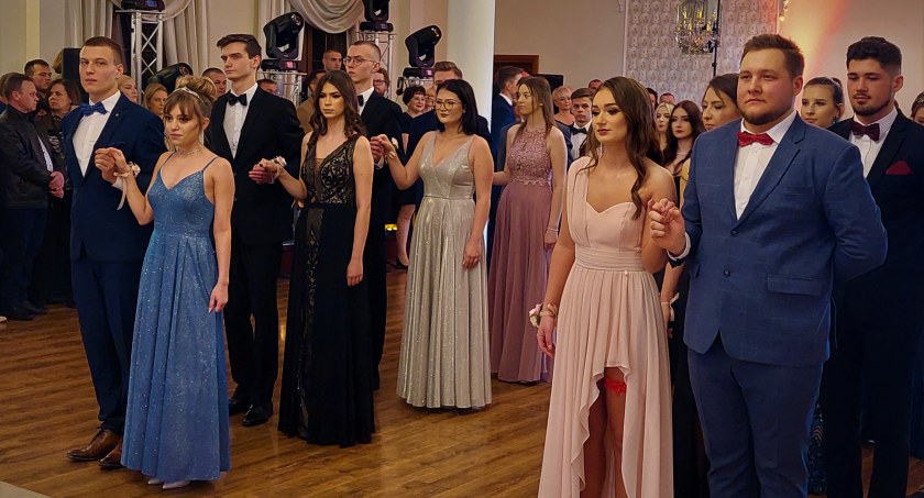Studniówka Iwaszkiewicza - tak tańczyli poloneza [FOTOGALERIA]