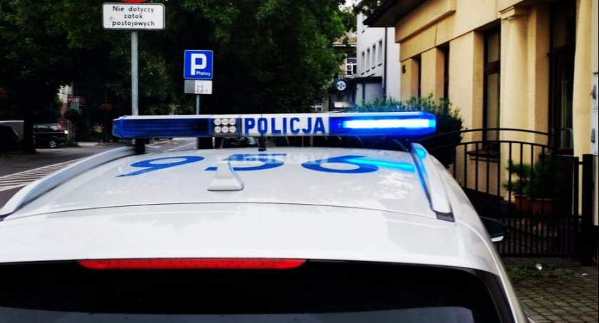 30-latek z powiatu sochaczewskiego w areszcie - groził kobiecie i uszkodził jej auto