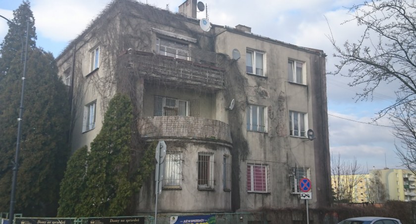 Kamienica w centrum Sochaczewa - co stanie się z jednym z najstarszych budynków w mieście? [FOTO]
