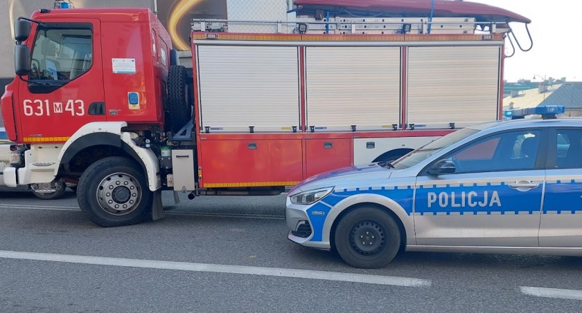 Alarm bombowy w Sochaczewie - na miejscu pirotechnik