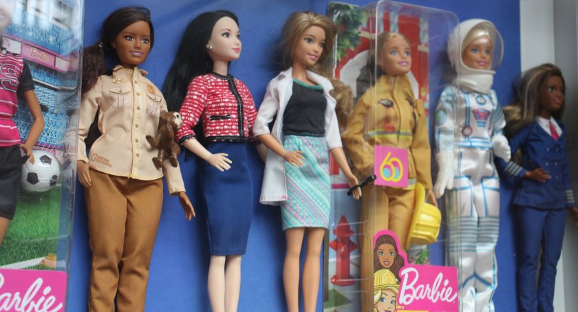 Lalka Barbie wśród słuchaczy UTW