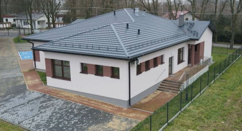Gmina Rybno: nowy Ośrodek Zdrowia - Centrum Medyczno-Rehabilitacyjne, ostatnie prace wykończeniowe [WIDEO]