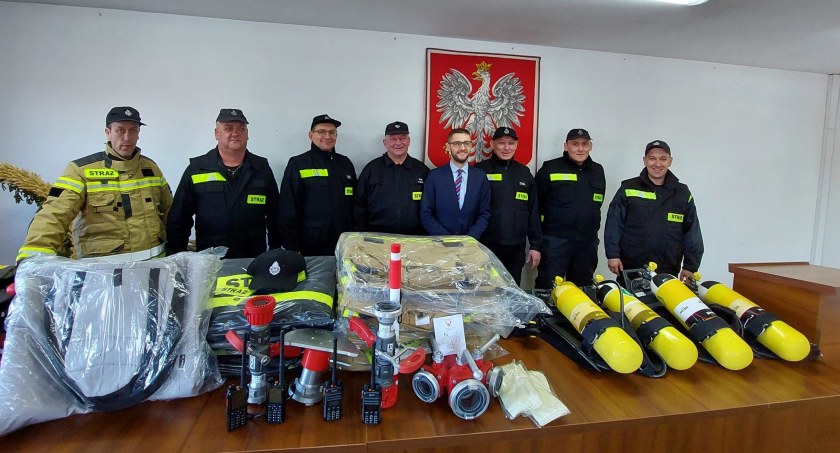 Gmina Rybno: Sprzęt za ponad 100 tys. zł trafił do Ochotniczych Straży Pożarnych 