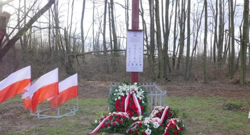 Wójt Damian Jaworski zaprasza na uroczystą mszę w 79. rocznicę boju Oddziału Partyzanckiego Armii Krajowej „Socha” w Bronisławach