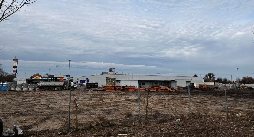 Nowe centrum handlowe w Sochaczewie - ruszyła budowa [FOTO]