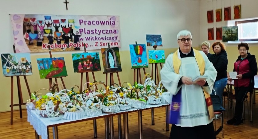 Poświęcenie pokarmów w Witkowicach.