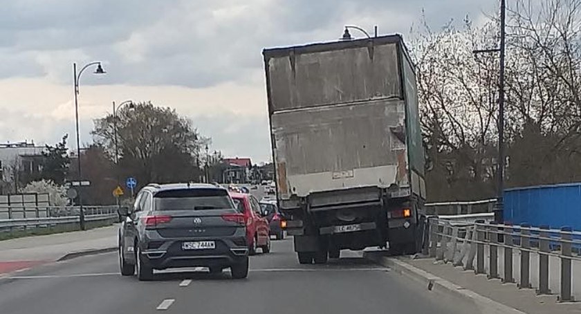 Most na Bzurze - utrudnienia w ruchu pojazdów 