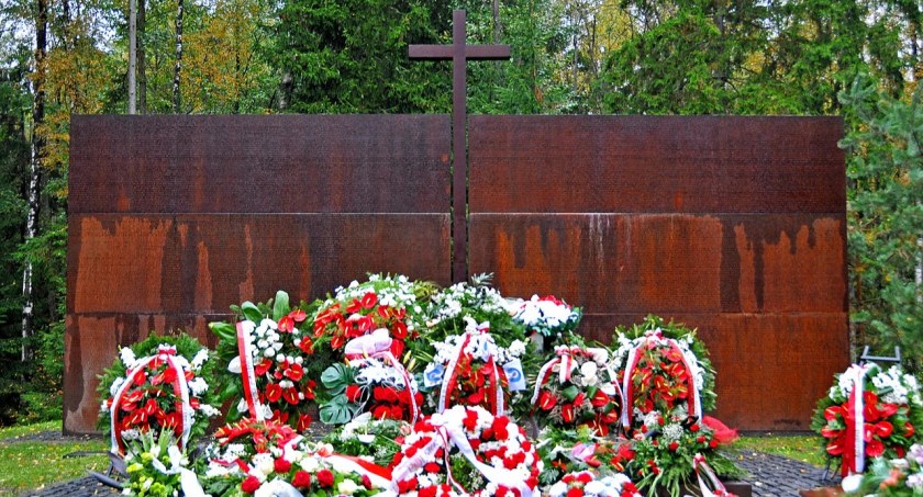 Uroczystości upamiętniające Ofiary Zbrodni Katyńskiej i 13 rocznicy katastrofy smoleńskiej w Grzybowie