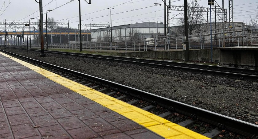 Przerwa w ruchu pociągów na odcinku do Sochaczewa