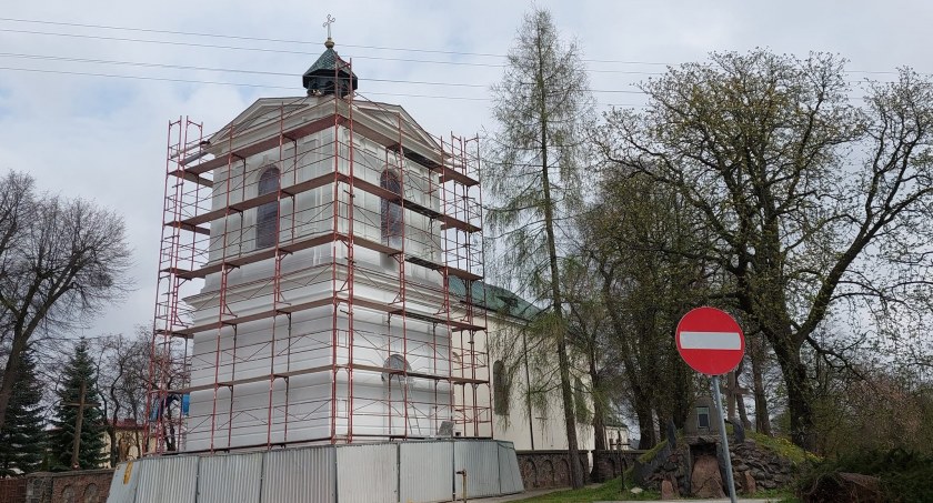 Gmina Rybno: Remontem elewacji dzwonnicy przy kościele parafialnym w Rybnie. 