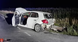 Wieczorne zderzenie dwóch pojazdów na DK50 w Janowie. Kobieta w ciąży w szpitalu.